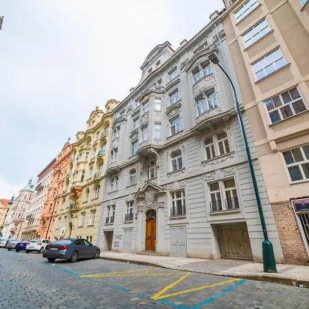 New Near Dancing House Apartamento Praga