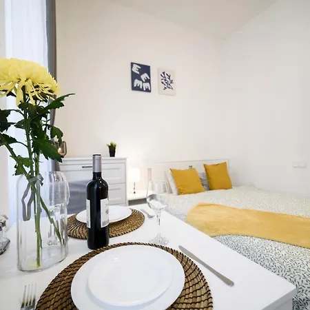 New Near Dancing House Apartment *